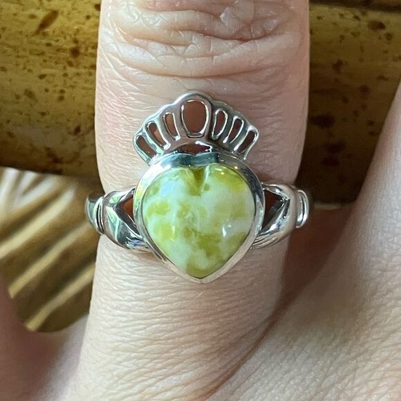 Natural Connemara Marble Sterling Silver Claddagh Ring Size 6 - Picture 1 of 9